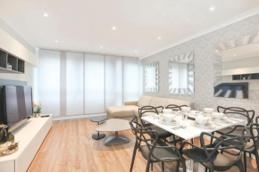 Sach's 2 Bedrooms Apartment - No lift, London